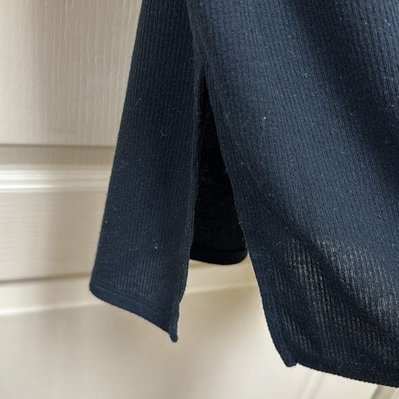 Ribbed knit material dress with one side pleat. - Picture 4 of 4